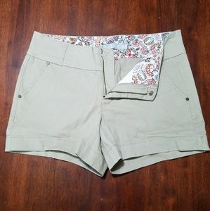Khaki shorts size 14